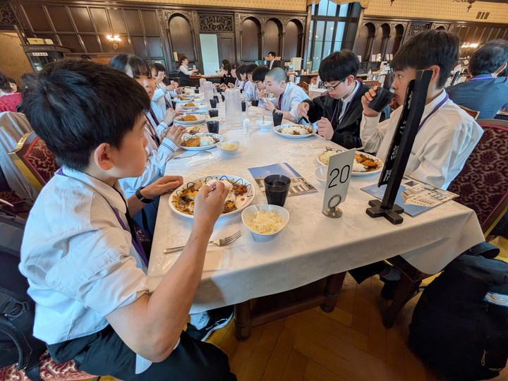 Pxl_20250423_022136919mp