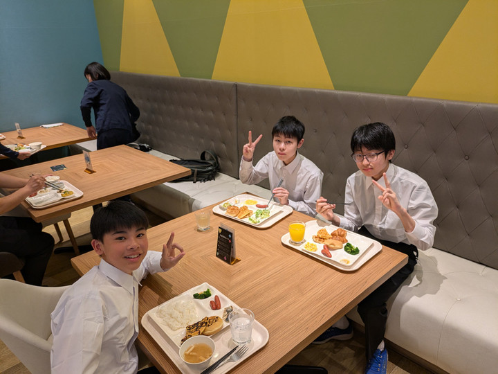 Pxl_20250423_221509371